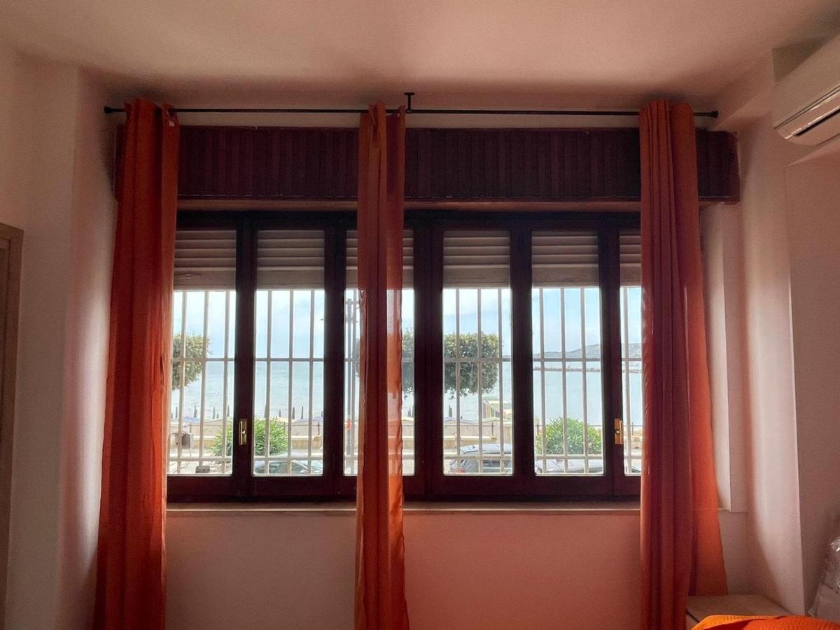 La Finestra Sul Mare B&B Crotone Eksteriør bilde