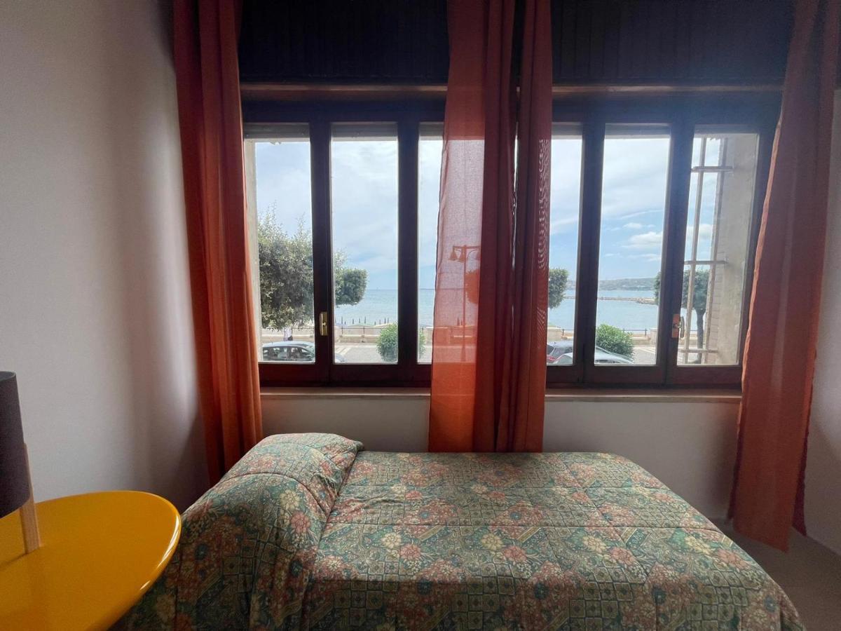 La Finestra Sul Mare B&B Crotone Eksteriør bilde